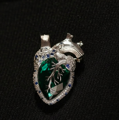 The Cuore Brooch