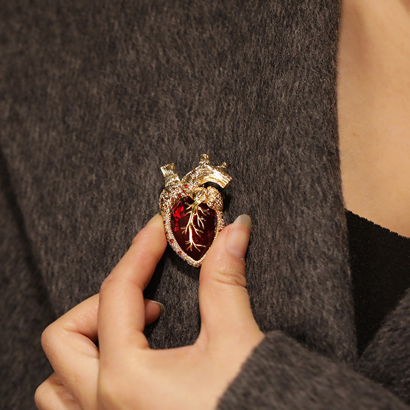 The Cuore Brooch